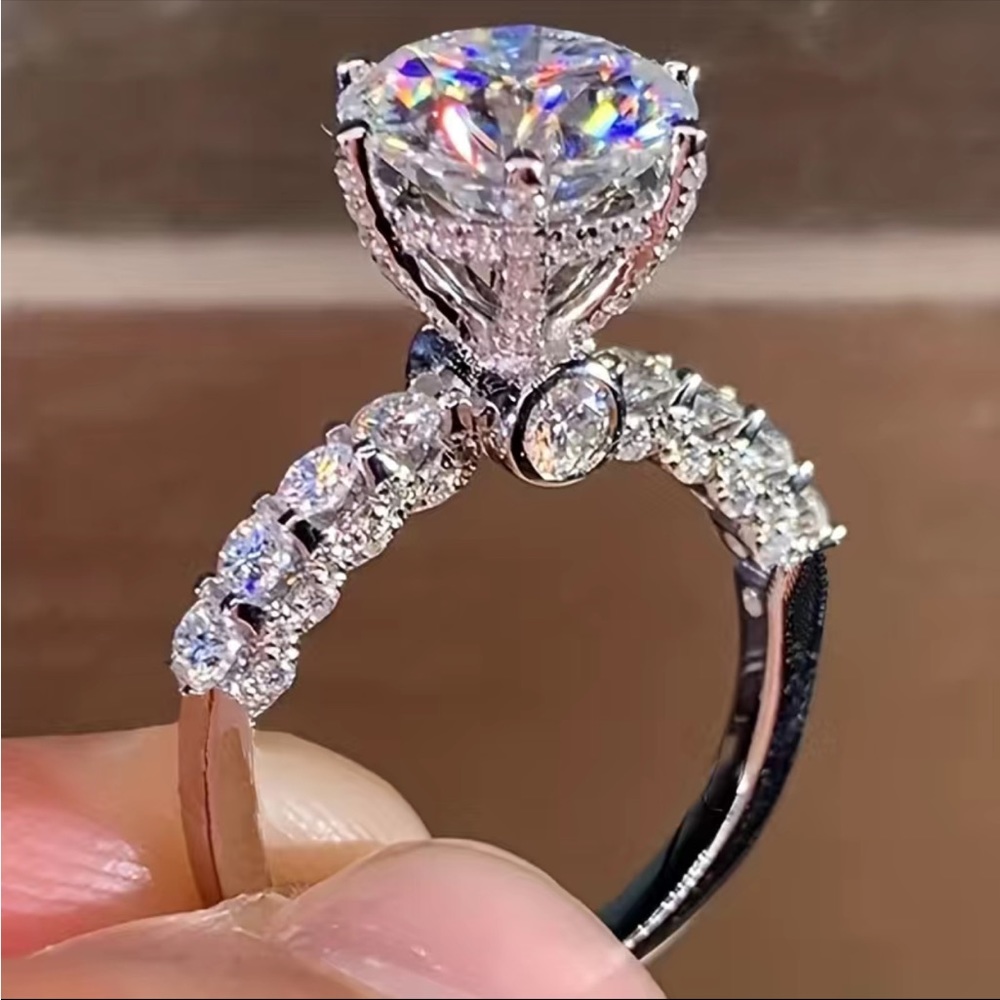 New 925 Silver Elegant Luxury Diamond Engagement Ring - Picture 2 of 5